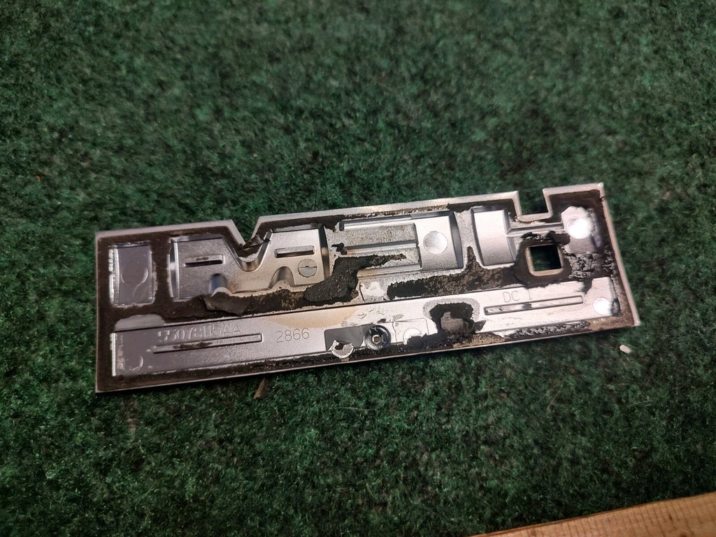 2006-2012 Dodge Ram 2500 3500 HEMI 5.7 LITER Nameplate Emblem 55078115AA OEM 2S1