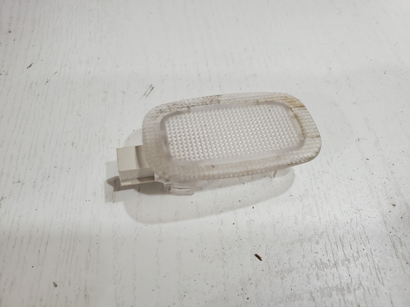 2010 - 2013 MERCEDES BENZ C300 INTERIOR COURTESY LIGHT LAMP A2218200401 OEM 7L9