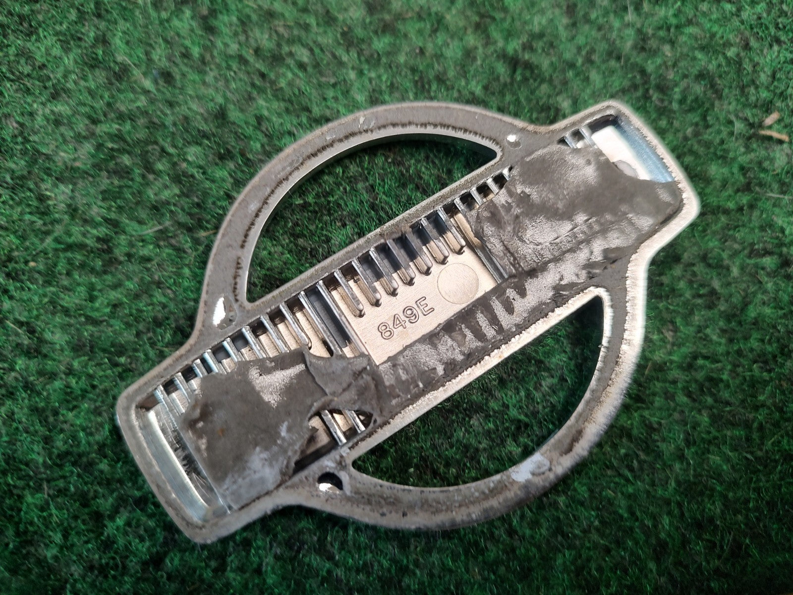 1998 1999 2000 2001 Nissan Altima Rear Trunk Lid Badge Emblem 849E 2S7