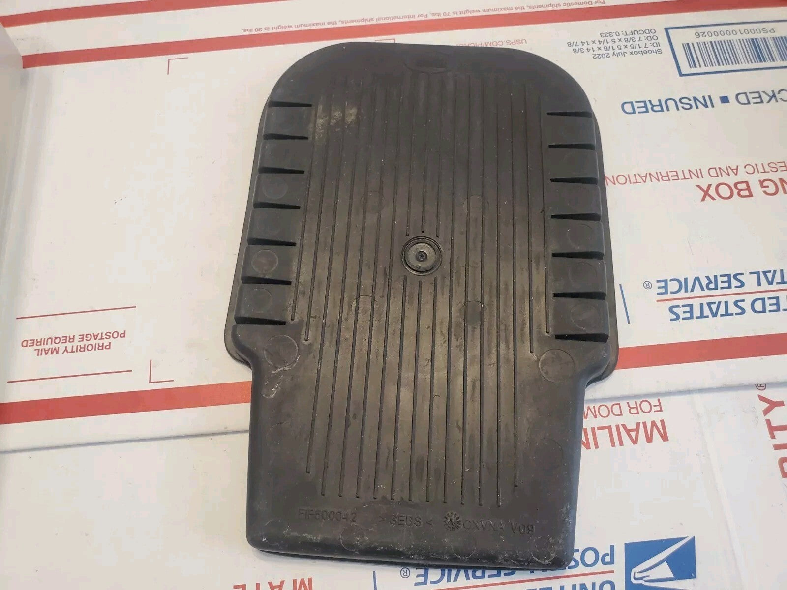 05-16 RANGE ROVER SPORT CENTER CONSOLE STORAGE BOX TRAY RUBBER MAT TRIM OEM 4L8