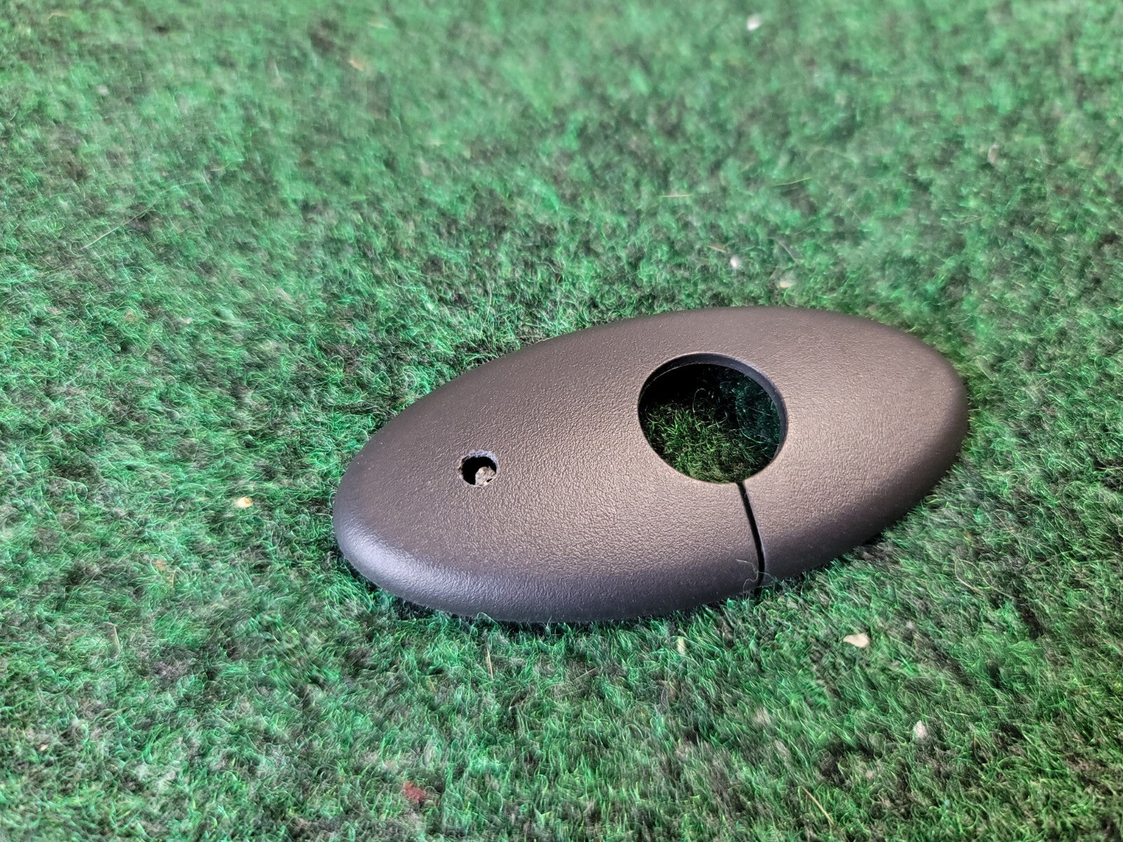 2013-2018 FORD FOCUS FRONT SUN VISOR RETAINER COVER OEM 9L8
