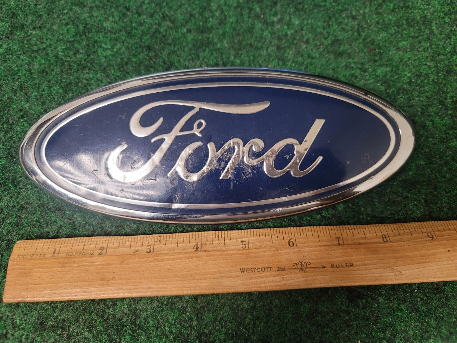 Ford Front Grille Emblem OEM 4L34-15402A16-AB 4L34-15402A16-BA Oval Badge 6S9