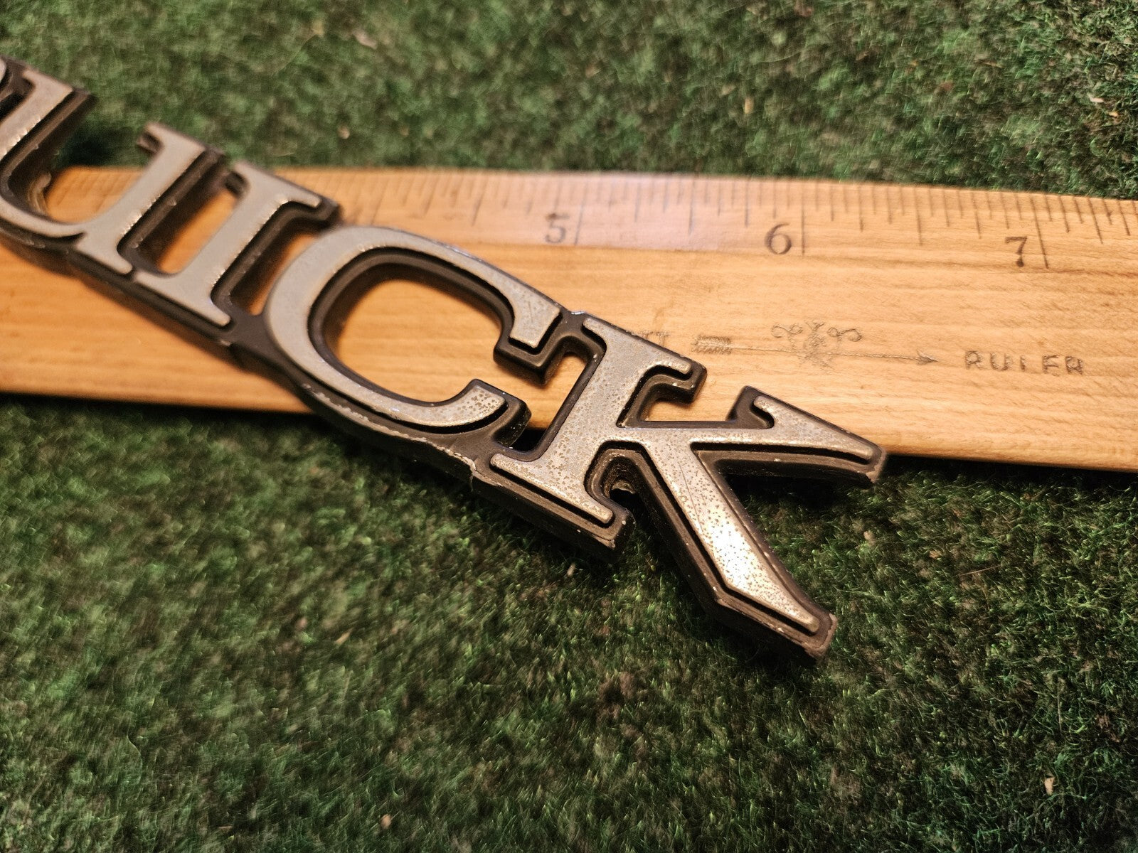 BUICK SIDE EMBLEM LOGO BADGE SYMBOL NAME PLATE BADGE USED 5M4