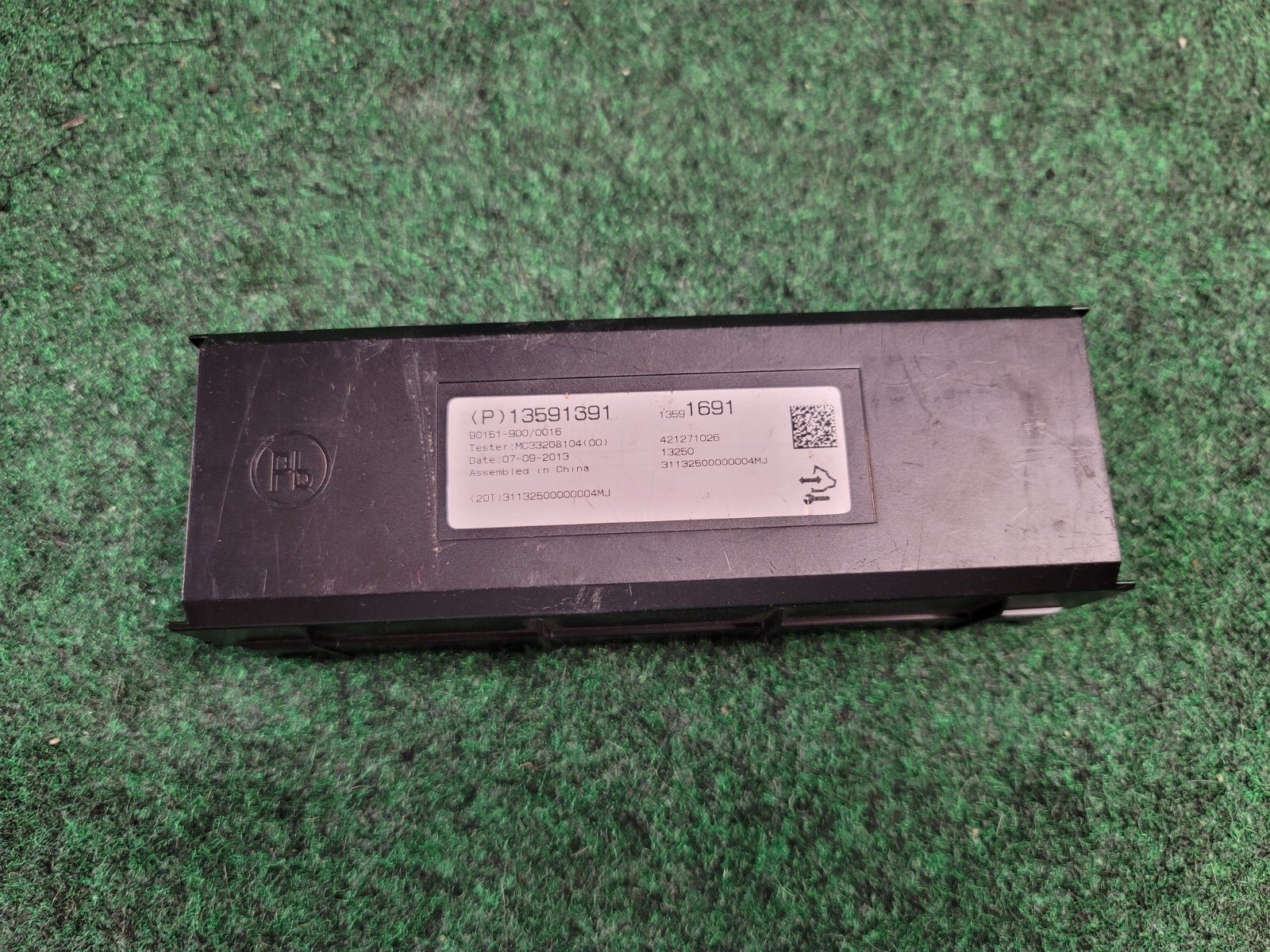 2013-2014 Cadillac XTS - HVAC HEATER AC CLIMATE CONTROL MODULE OEM 13591691 2M6
