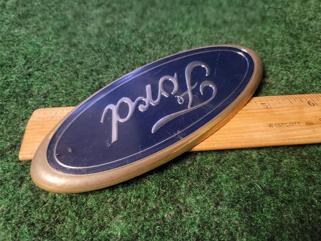 Ford  Blue Oval E-Series & Windstar Grille Emblem Nameplate F8UB-8C020-AA 2S9