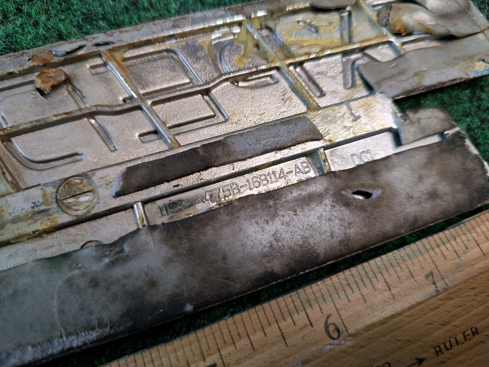 OEM Ford Expedition XLT Gold Emblem F75B-16B114-AB Logo Nameplate Decal 2M9
