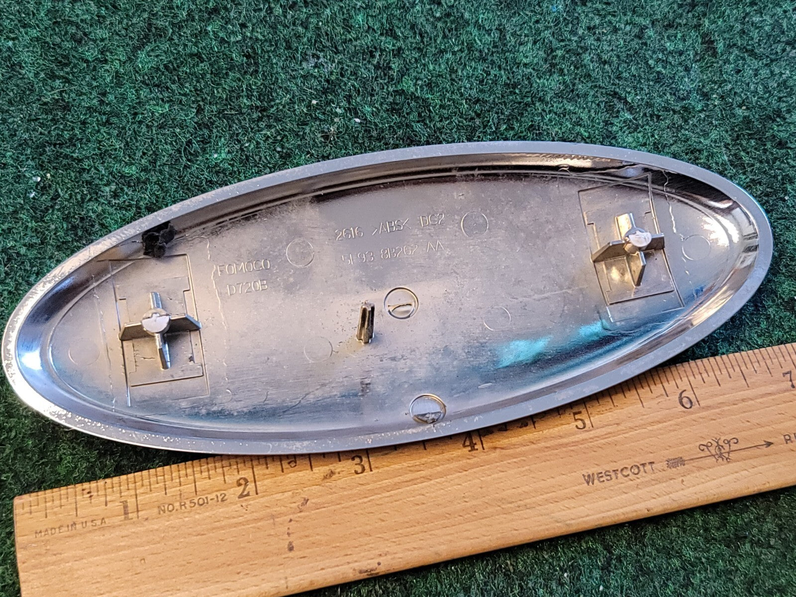 2005 2006 2007 Ford 500 2006 Fusion Grille Emblem 5F93-8B262-AA OEM 1M2