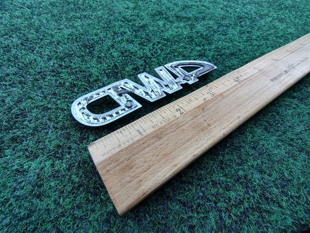 03 04 05 06 Toyota Matrix 4wd Liftgate Emblem Logo OEM 75446-01010 Trunk 10L4