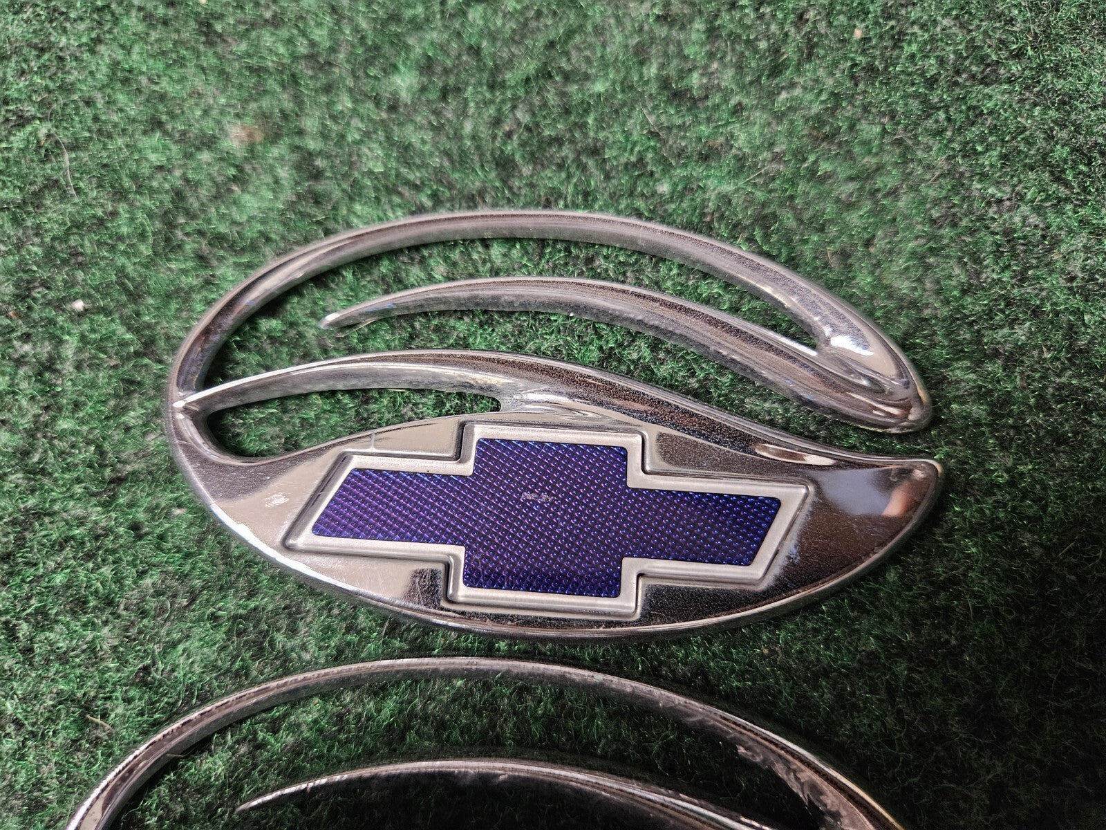 (2) 1997-2003 CHEVROLET MALIBU REAR LID EMBLEM LOGO BADGE SIGN 3M3