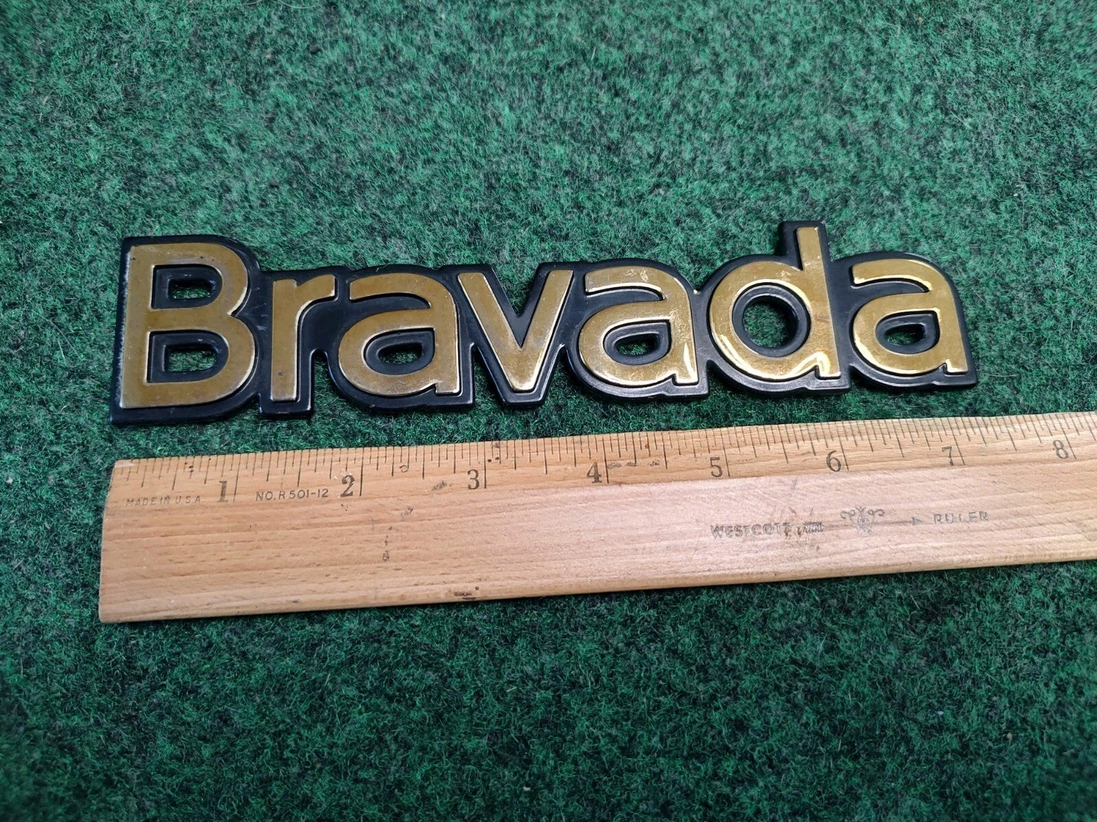 96 97 98 99 00 01 OLDSMOBILE BRAVADA REAR LID SIDE EMBLEM LOGO BADGE Gold 2S2