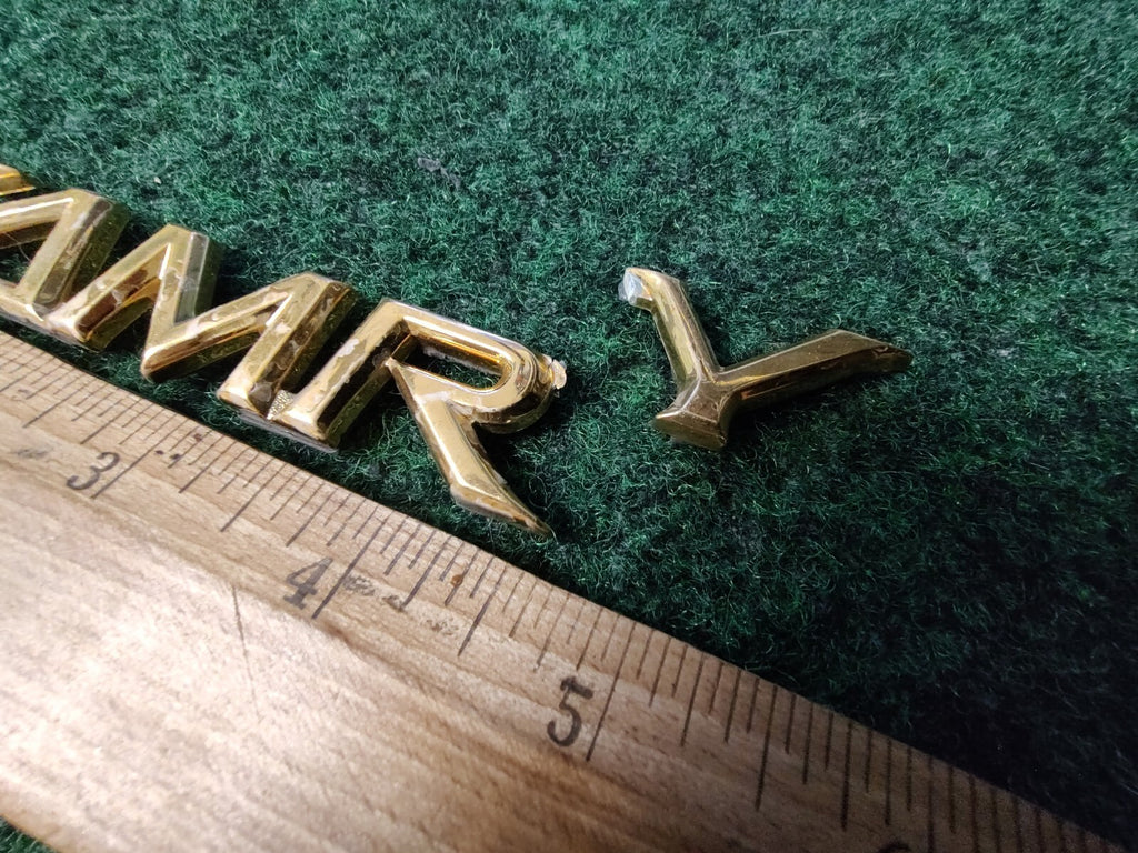02 03 04 05 06 Toyota Camry Emblem Badge Letters Logo Trunk Rear Gold OEM 4S4