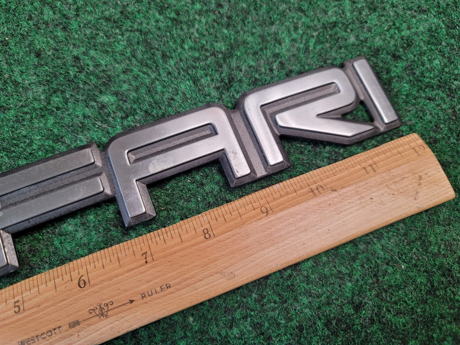 GMC 1995-2005 Safari Rear Door Emblem Badge Logo Nameplate Name 15690681 2M4