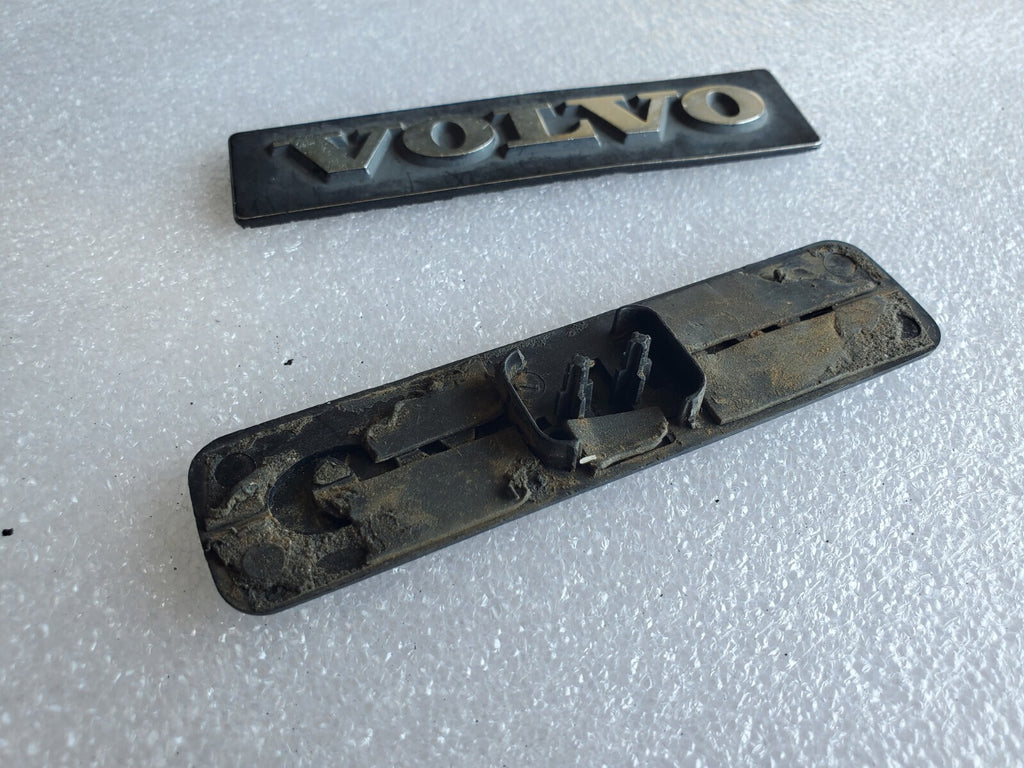 (2) Volvo OEM 1993-1997 NAME PLATE Emblem Badge Logo Nameplate VNTG