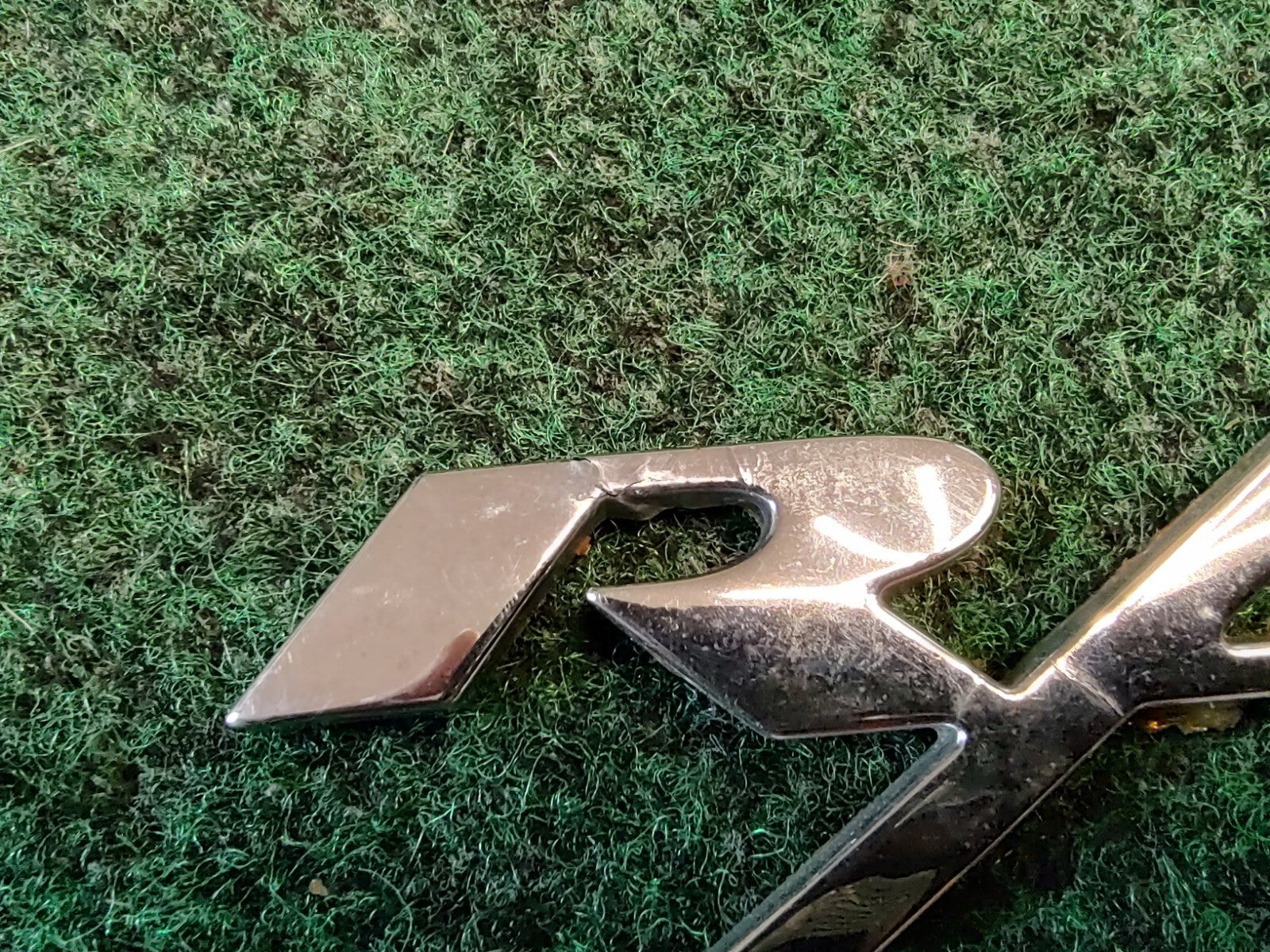 DODGE CHARGER MAGNUM AVENGER R/T CHROME EMBLEM LOGO BADGE SYMBOL USED OEM 3S1