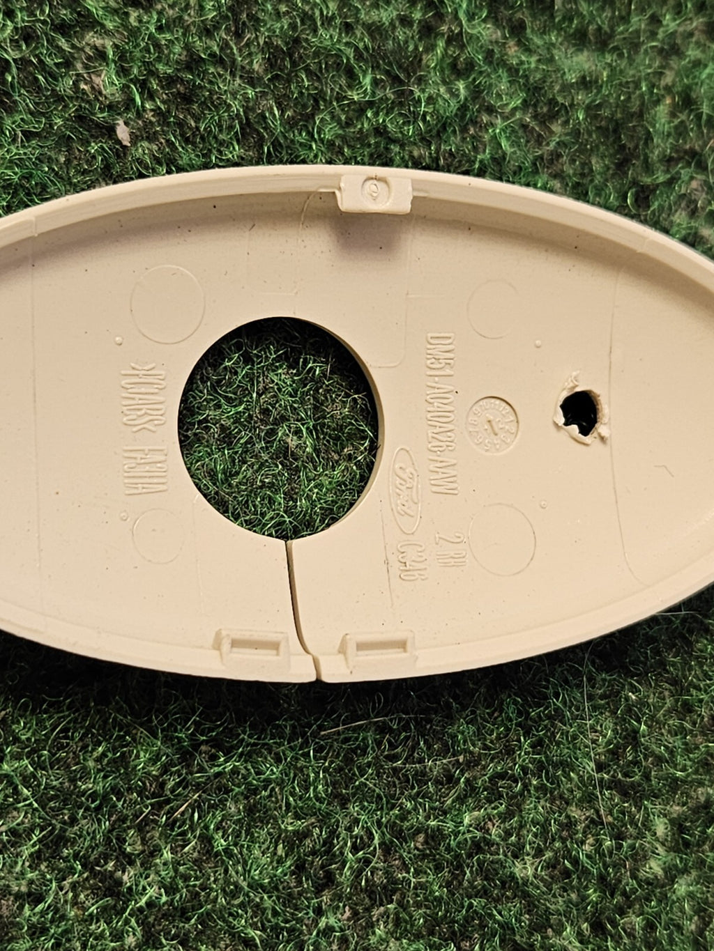 2013-2018 FORD FOCUS FRONT SUN VISOR RETAINER COVER OEM 4M6