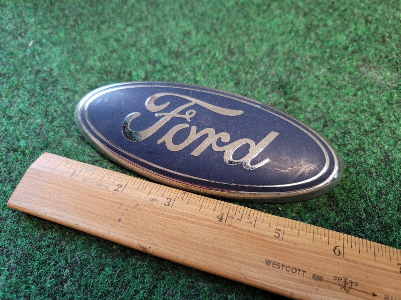 06-2009 Ford 500 TAURUS 09-11 FOCUS 08-12 ESCAPE 07-11 FREESTYLE REAR Emblem 1M9