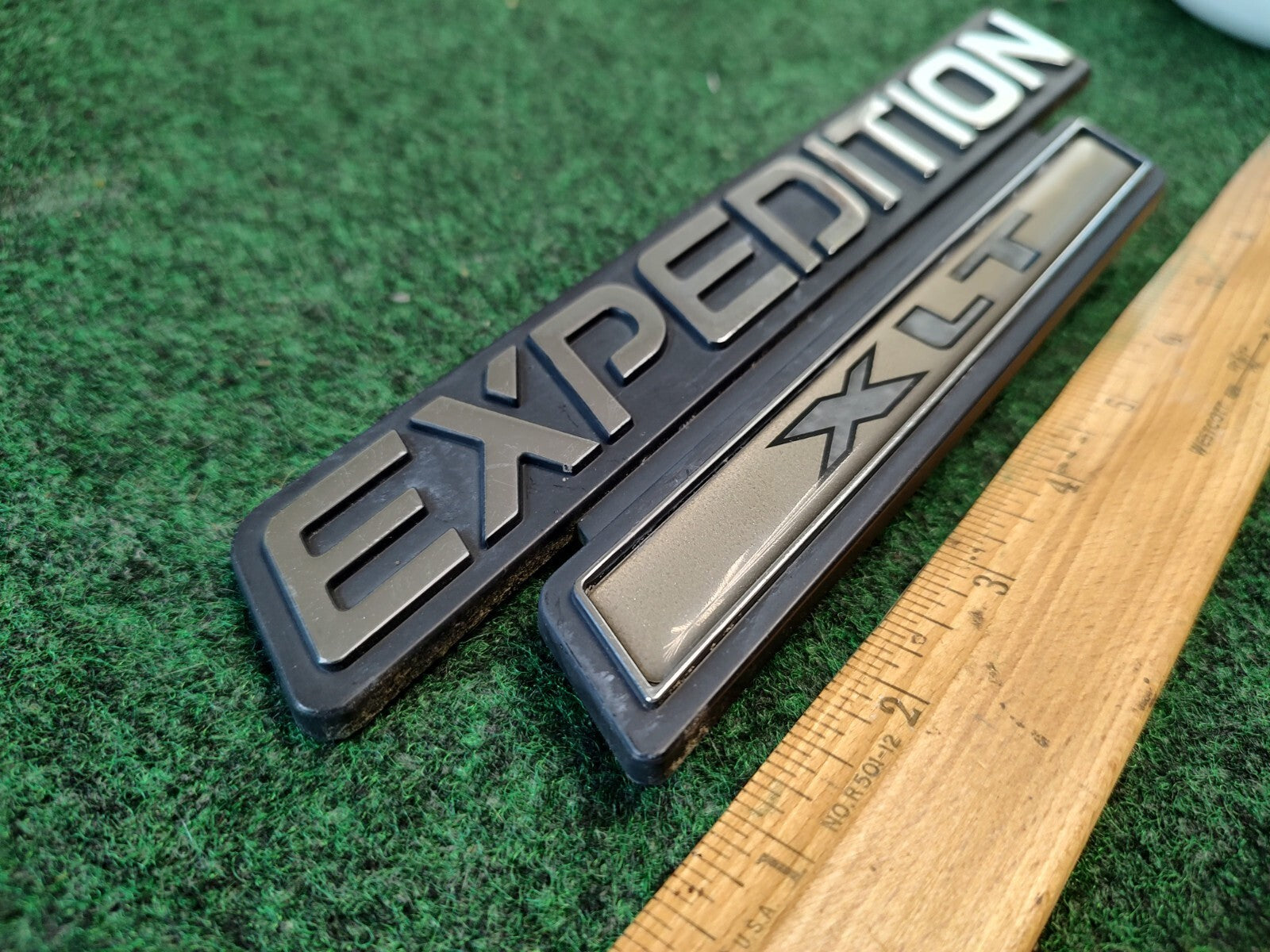 OEM Ford Expedition XLT Gold Emblem F75B-16B114-AB Logo Nameplate Decal 2M9