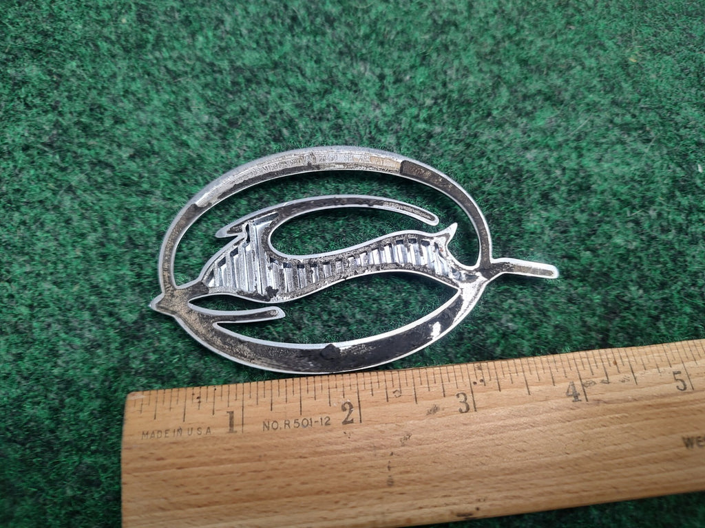 2000-2009 CHEVROLET IMPALA RIGHT SIDE QAURTER PANEL EMBLEM 10424490 3S7