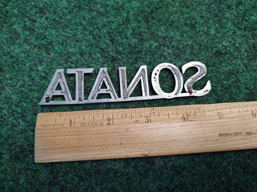 02 03 04 05 HYUNDAI SONATA REAR GATE CHROME EMBLEM LOGO BADGE OEM NAME PLATE 5S1