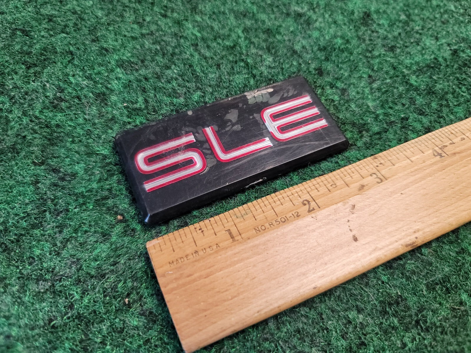 GMC SIERRA CHEVY SILVERADO TRUCK SLE EMBLEM LOGO BADGE SIGN SYMBOL OEM 2M2