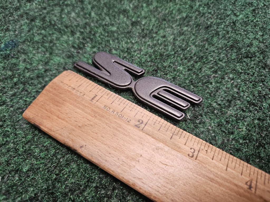 Pontiac OEM SE Gray 2.75" Emblem Badge Logo Nameplate Name Plate Insignia 5M7