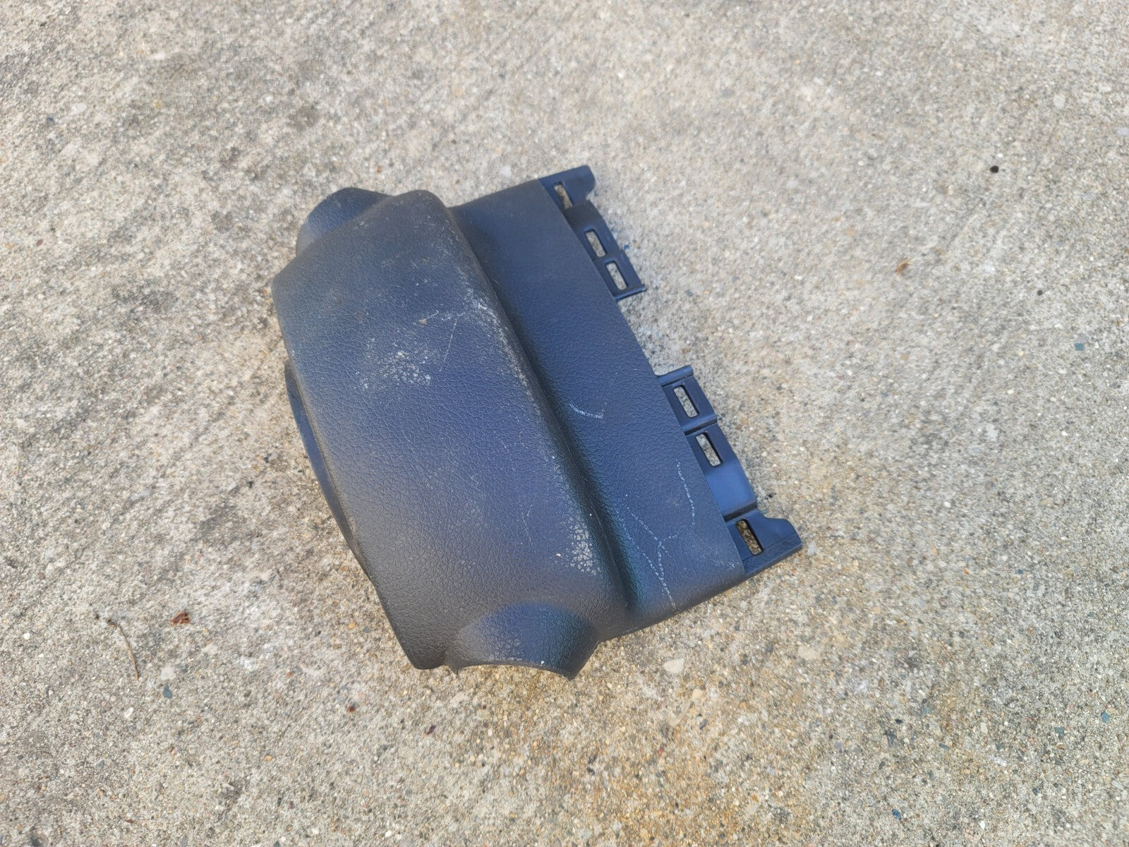 2016-2018 NISSAN ALTIMA DRIVER SIDE UPPER STEERING COLUMN COVER TRIM PANEL LT1
