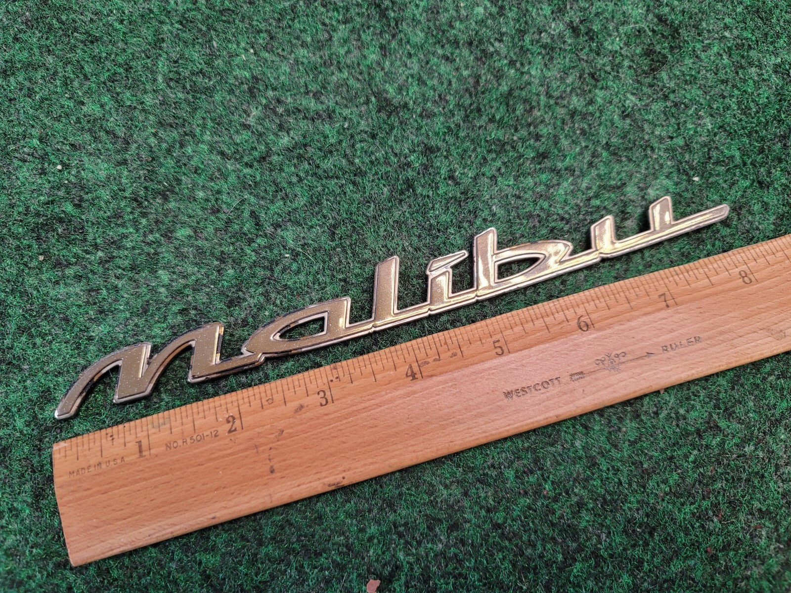97 98 99 00 01 02 03 CHEVROLET MALIBU REAR GOLD EMBLEM LOGO BADGE SIGN  2M4
