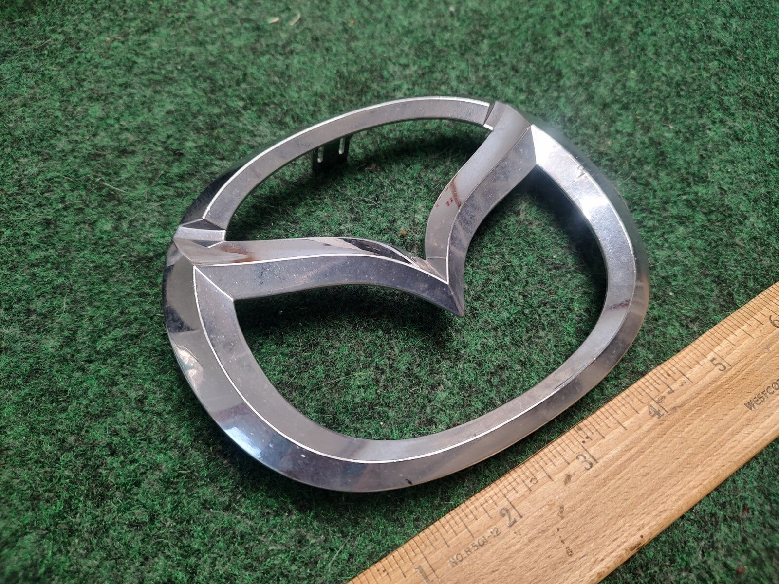 11-14 Mazda 2 Hatchback Mazdaspeed Sedan Front Mazda Emblem C235-51-731A 3S4