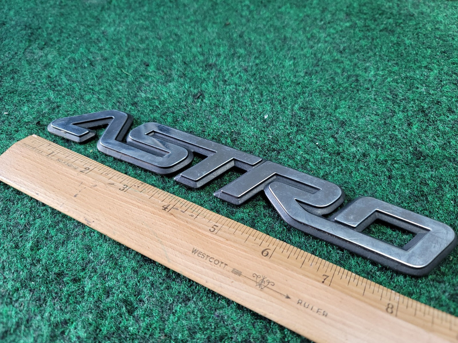 1996-2005 CHEVROLET Astro Van Rear Emblem Badge Logo Nameplate 15724741 OEM 1M1