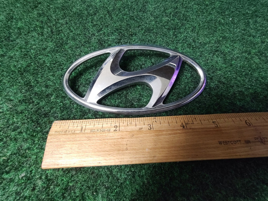 Hyundai Emblem Logo Symbol Badge Chrome OEM Nameplate Genuine Name Plate 5S8