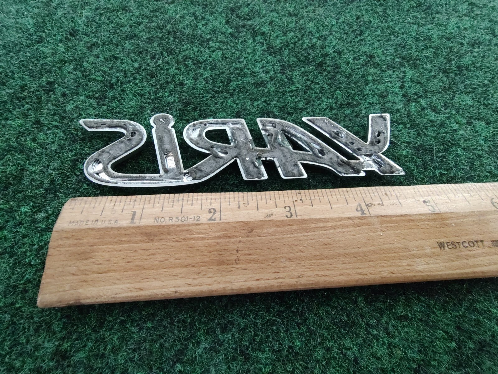 2006-2011 TOYOTA YARIS REAR EMBLEM LOGO BADGE SYMBOL CHROME LETTERS OEM 5S5