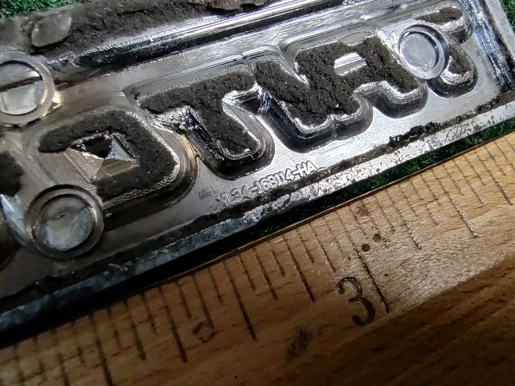 1997-03 FORD TRITON V8 FENDER EMBLEM GENUINE OEM  XL34-16B114-HA 3S1