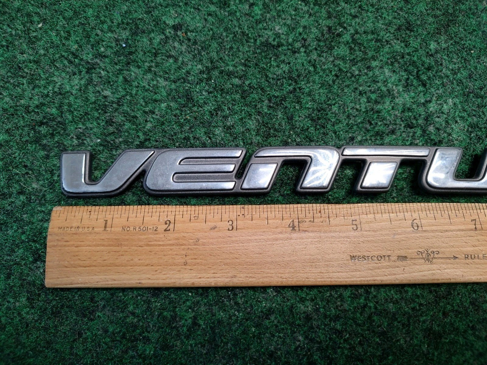 1997-2005 CHEVROLET VENTURE REAR EMBLEM BADGE LOGO CHROME OEM 3L2