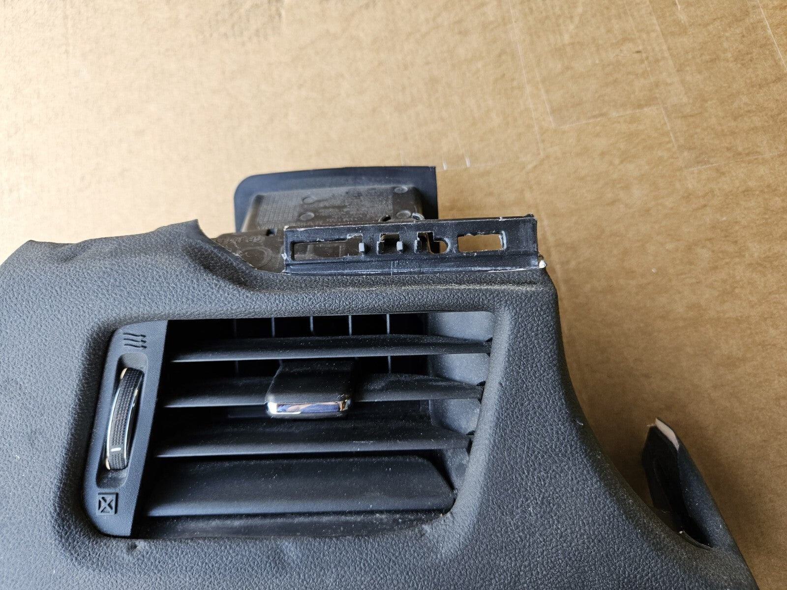2015-2020 CHEVROLET IMPALA LEFT DRIVER SIDE DASHBOARD AIR VENT GRILLE & TRIM JT8