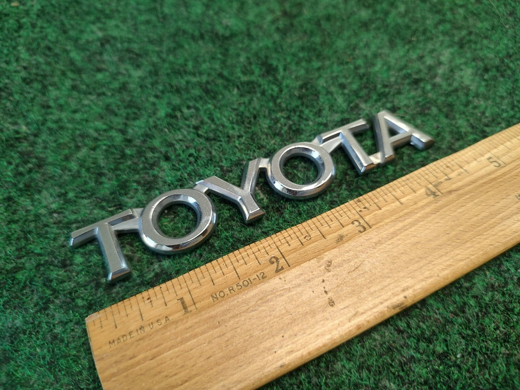 Toyota OEM Rear Emblem Badge Logo Nameplate Name 75447-33040 3S8