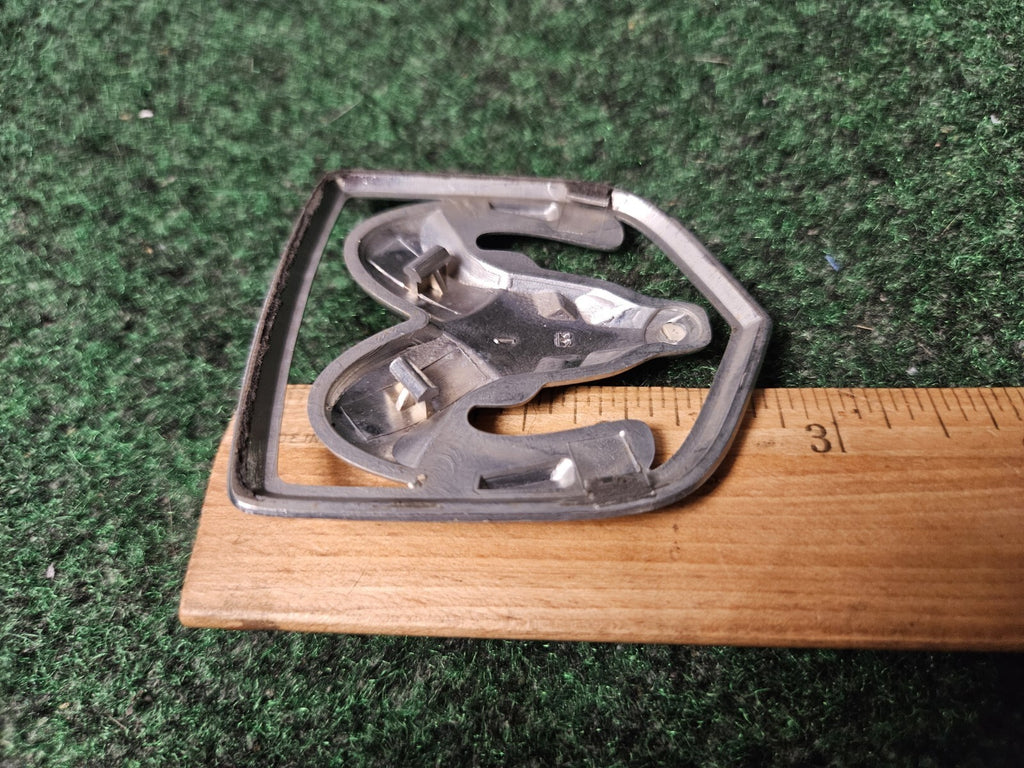 2004-2006 Dodge Durango 2005-2006 Dakota Front Emblem OEM 55077717AA 3M4