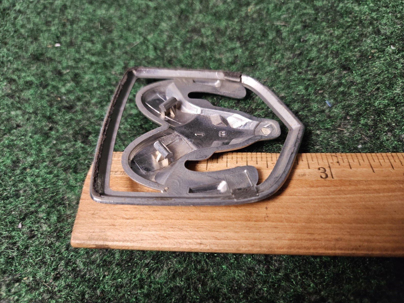 2004-2006 Dodge Durango 2005-2006 Dakota Front Emblem OEM 55077717AA 3M4