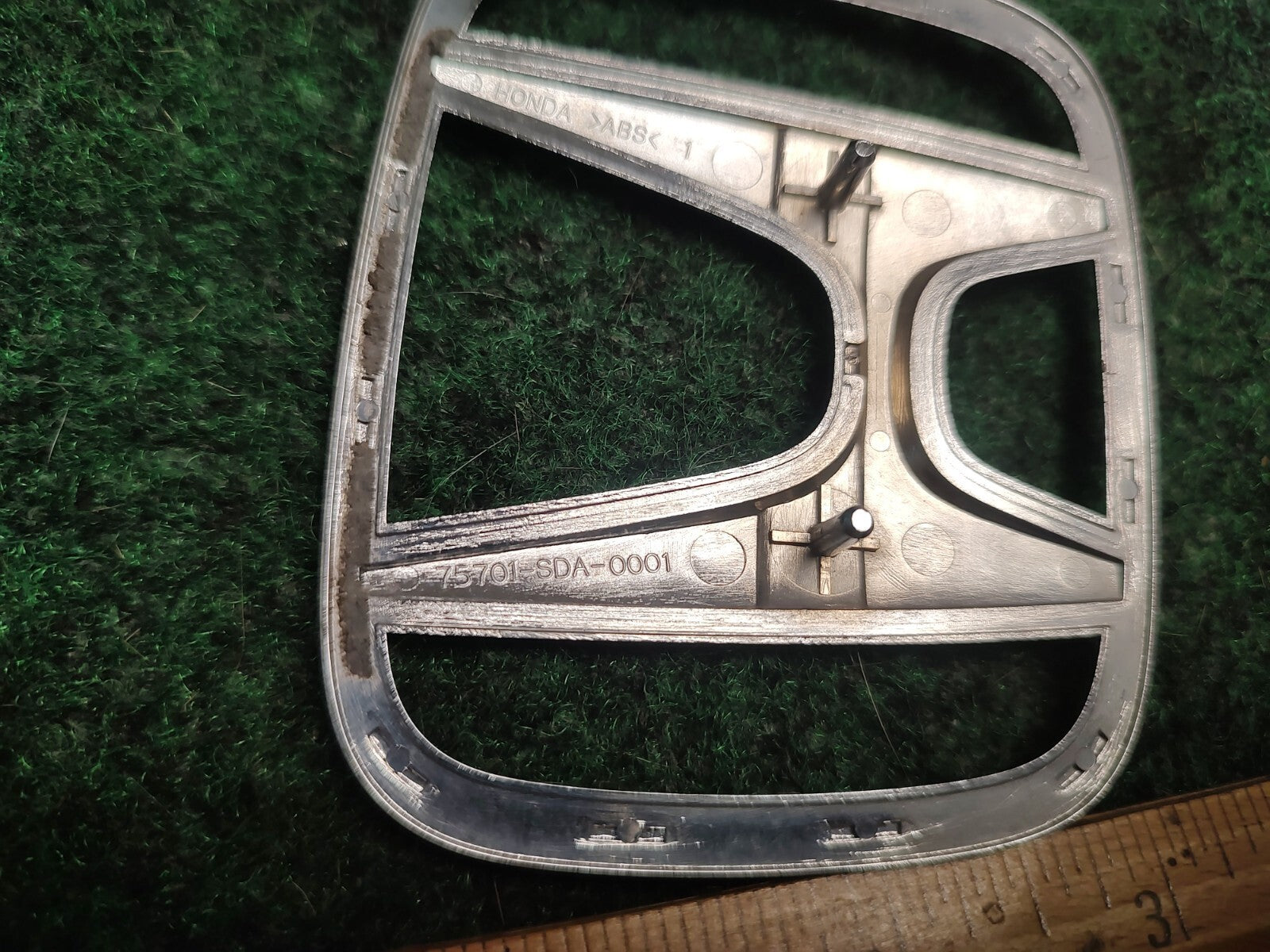 2003-2005 HONDA ACCORD SEDAN REAR TRUNK CENTER EMBLEM BADGE LOGO SYMBOL OEM 3S6
