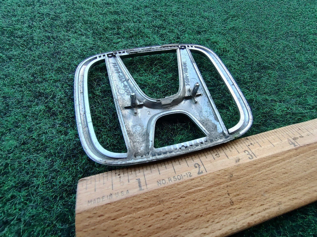 2002-2004 Honda Odyssey Rear Liftgate Hatch Emblem Badge Logo Symbol Cracked 2L3