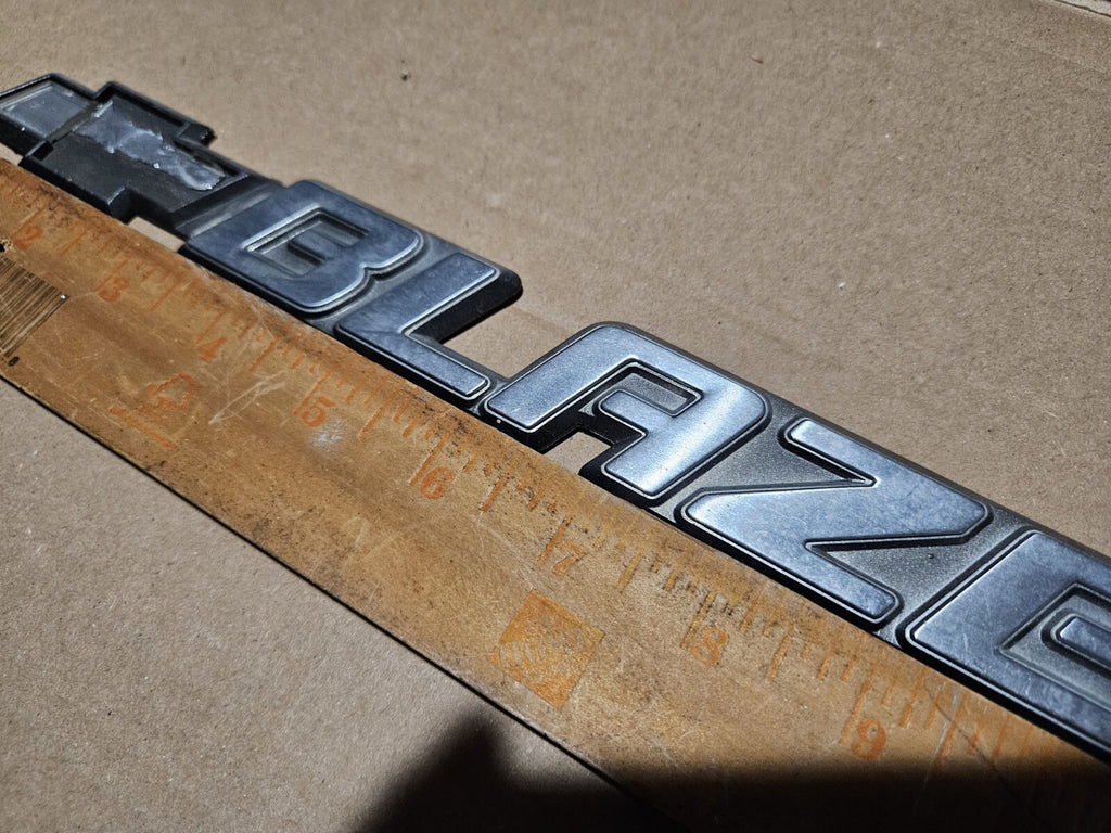 1995-2005 Chevy  Blazer Chrome 12" Tailgate Emblem Badge Logo Name 15672283 EL9