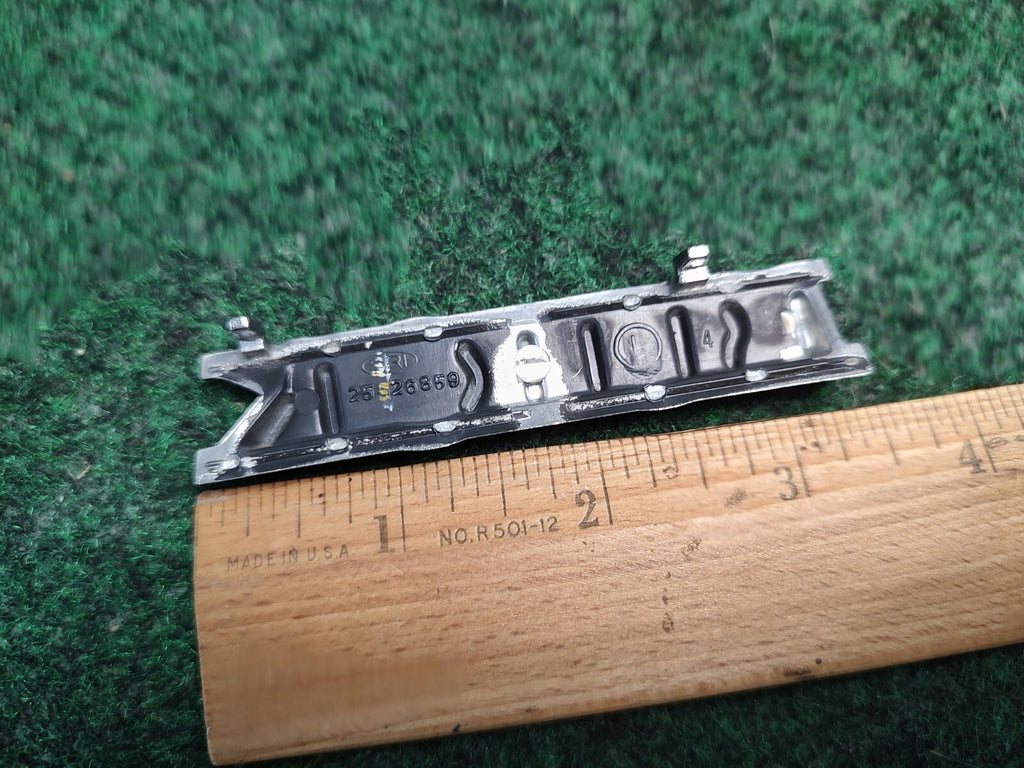 2003 2004 BUICK PARK AVENUE FRONT GRILLE EMBLEM BADGE SYMBOL 02 03 USED OEM 4S4
