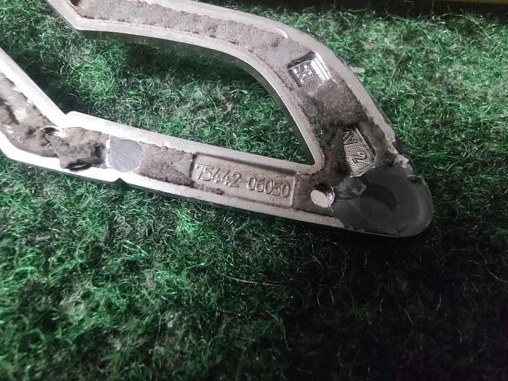 2007-2011 Toyota Camry Rear Door Trunk Nameplate 75442-06050 OEM 4L4