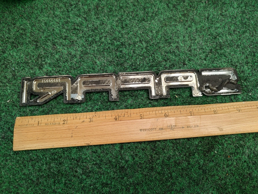 1995-2005 GMC Safari Rear Door Emblem Badge Logo Nameplate Name 15690681 2S6