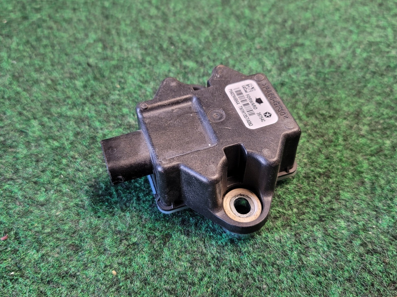 2011 - 2018 JEEP GRAND CHEROKEE DYNAMICS SPEEDUP YAW RATE SENSOR MODULE OEM 1M6