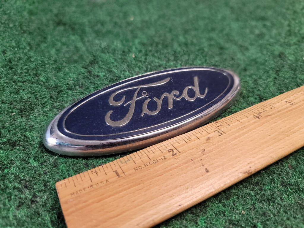 2001-2007 Ford Escape Tailgate Trunk Emblem BADGE YL84-7843500-AB 1M8