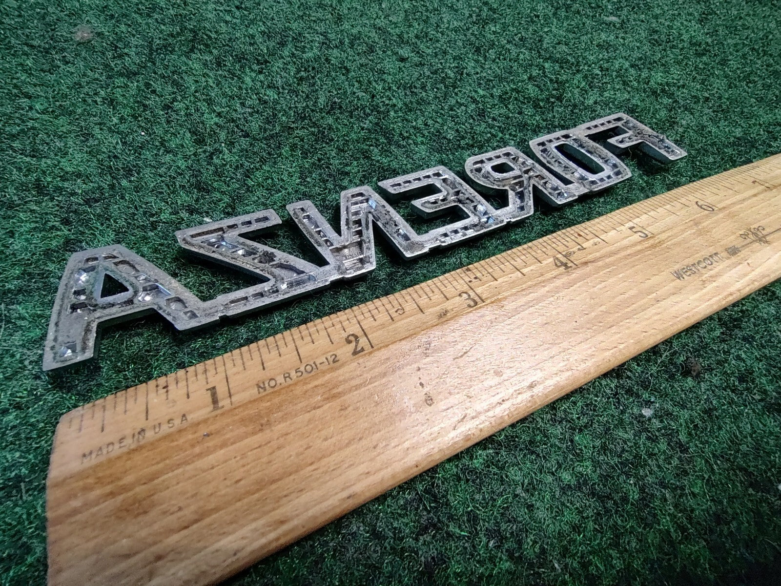 04 05 06 07 08 SUZUKI FORENZA REAR TRUNK LID EMBLEM LOGO BADGE SIGN OEM 8L4