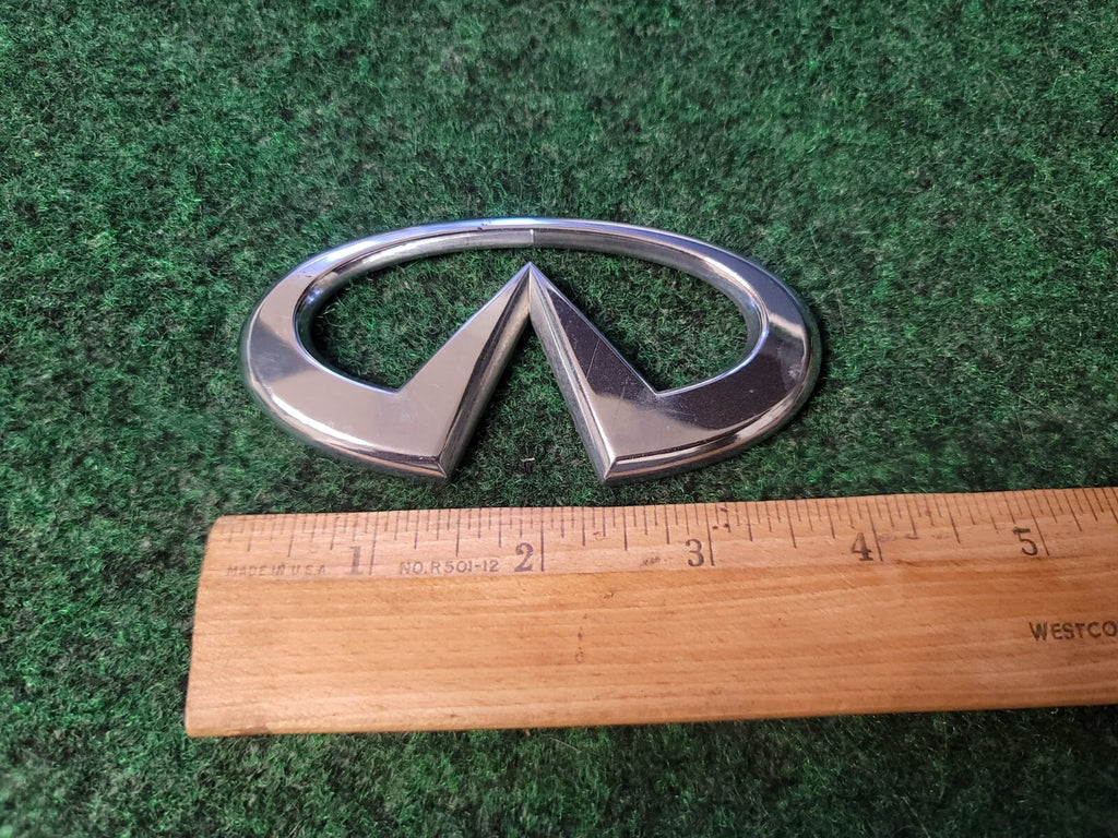 Infinti OEM 2000 2001 I30 Rear Emblem Badge Logo Nameplate Name 84890 3Y100 2S9