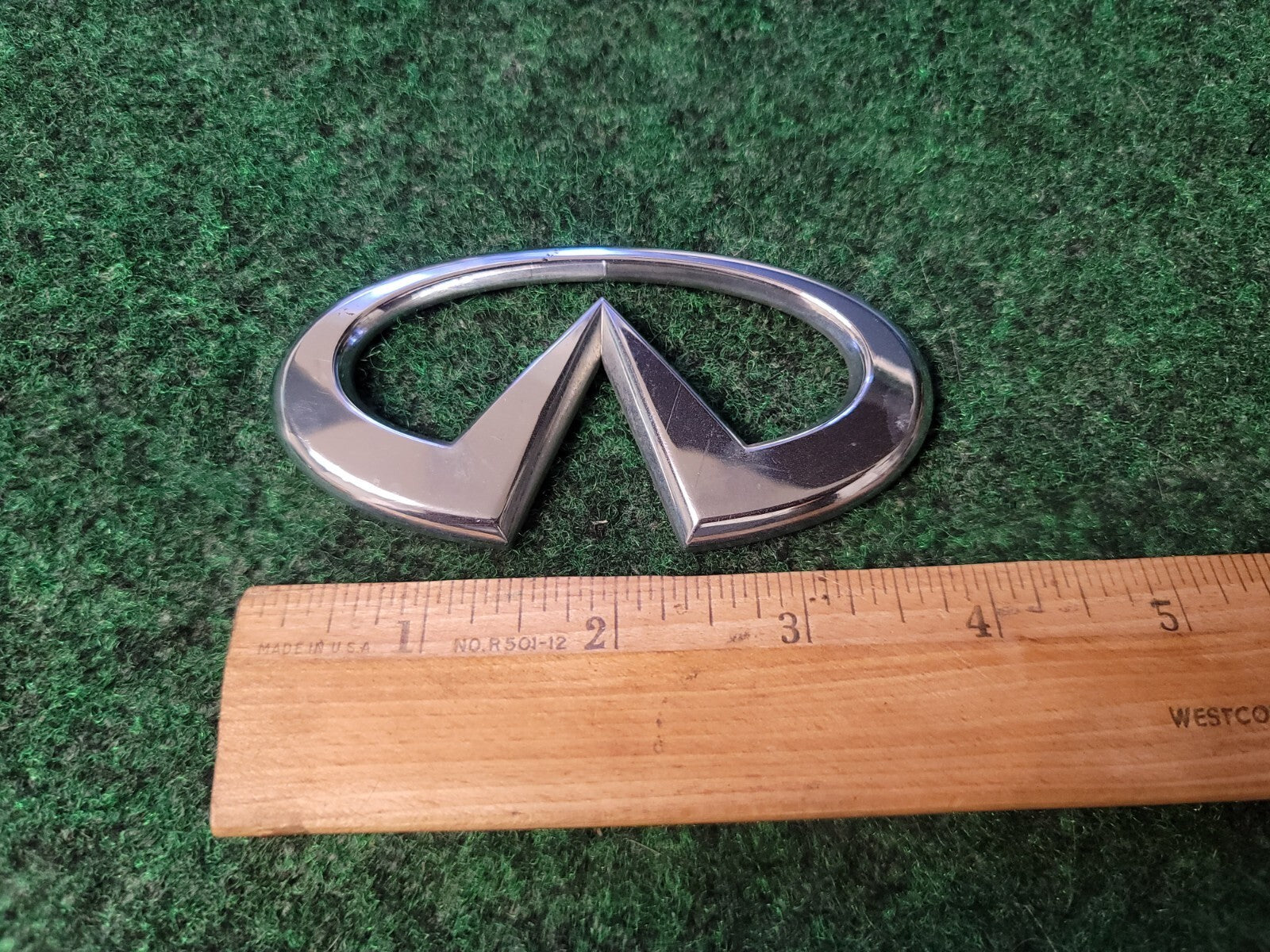 Infinti OEM 2000 2001 I30 Rear Emblem Badge Logo Nameplate Name 84890 3Y100 2S9