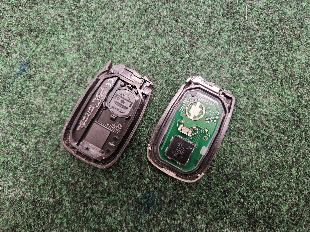 OEM Chevrolet Malibu Cruz Camaro Smart Key Fob w/ 3 Buttons Used Key Cut 7S5
