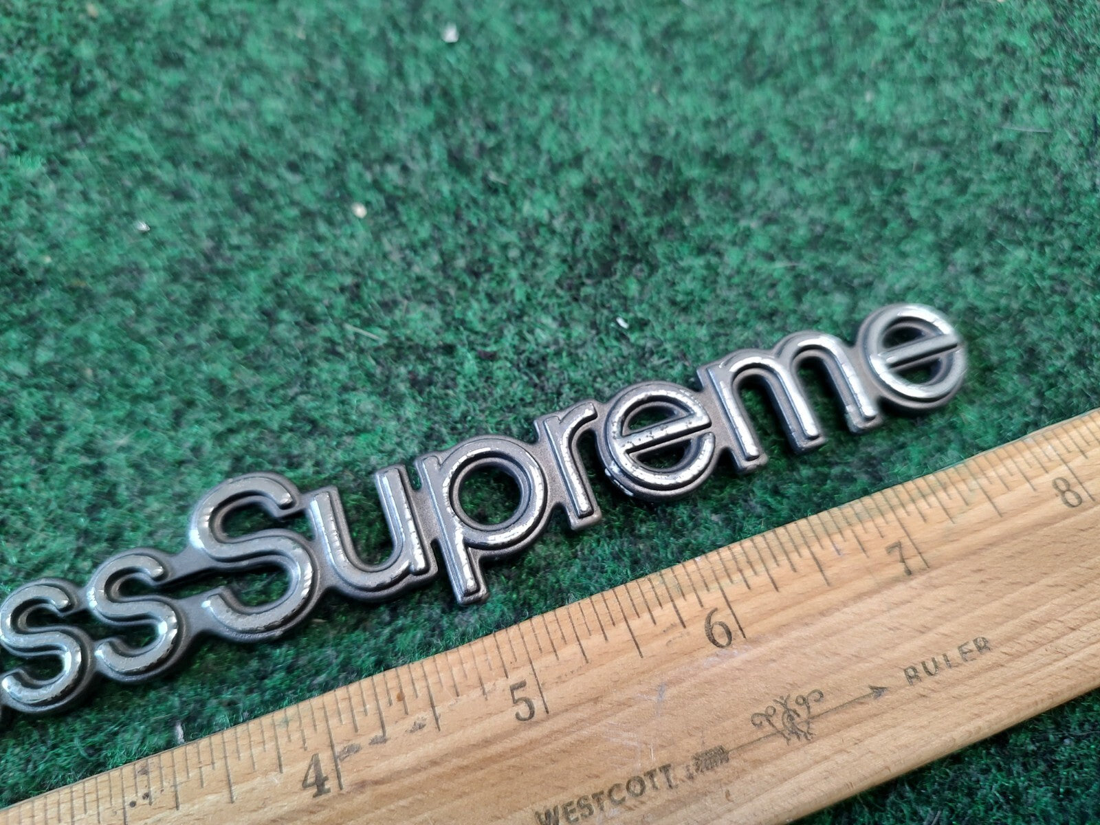 93 94 95 96 97 OLDSMOBILE CUTLASS SUPREME SIDE EMBLEM BADGE SYMBOL LOGO OEM 1S5